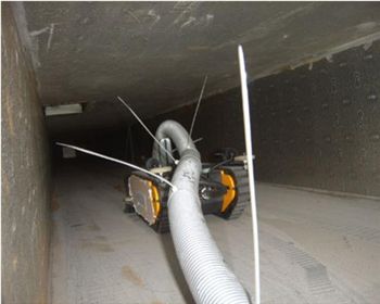 成都中央空調(diào)清洗--風管清洗（機器人）